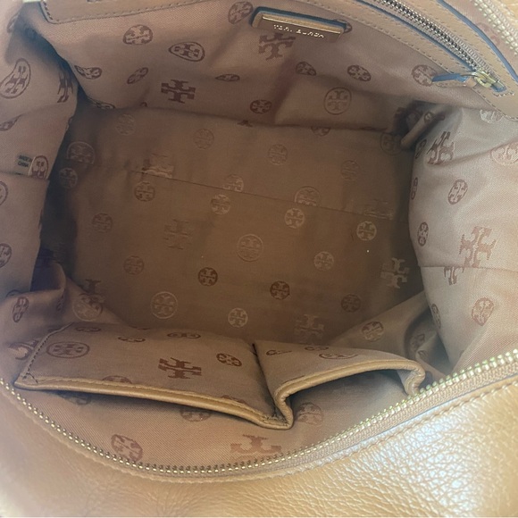 Tory Burch Emerson Tote - Picture 5 of 6